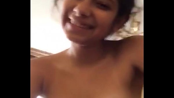 Indian teen showing boobs Indiase vrouwen